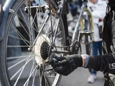 kolesarjikolesarstvo08.04.2025 Servis koles na Pogačarjevem trguFOTO: Nik Erik Neubauer