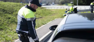 prometni nadzorpolicija - simbolična fotografijaprometna policijavarnost v prometupolicija na motorjihmotoristična policijaprehitri voznikiavtocestna policijaalkotestalkohol v prometu08.04.2025 Policijski nadzor, počivališče PovodjeFOTO: Nik Erik Neubauer