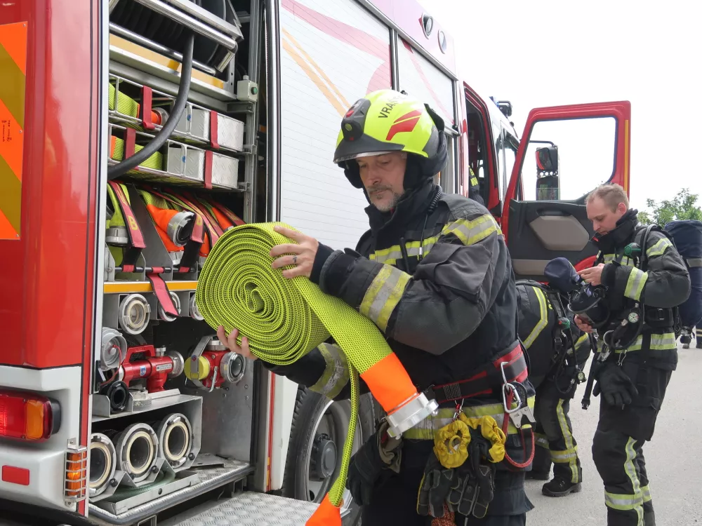 Najvi&scaron;je na lestvici ugleda se v Sloveniji tradicionalno znajdejo gasilci, najnižje pa politiki. / Foto: Nata&scaron;a Bucik Ozebek