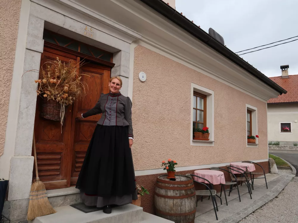 Domačija Pr Markotovih v Sel&scaron;čku (Nad Cerknico), Notranjska hi&scaron;a, Nata&scaron;a Mele, obnovljena domačija, priznanje &Scaron;ole prenove / Foto: Nata&scaron;a Bucik Ozebek