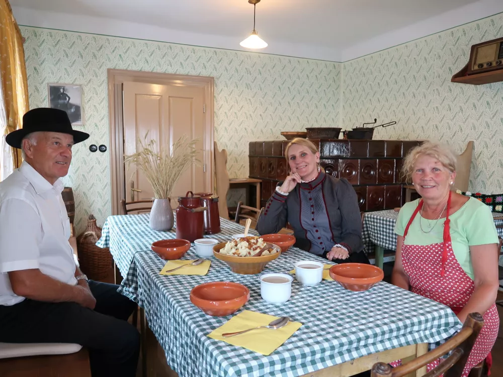 Domačija Pr Markotovih v Sel&scaron;čku (Nad Cerknico), Notranjska hi&scaron;a, Nata&scaron;a Mele, obnovljena domačija, priznanje &Scaron;ole prenove / Foto: Nata&scaron;a Bucik Ozebek