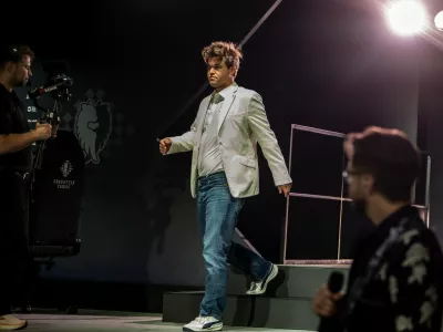 July 16,, 2025 - Las Vegas, Nevada, USA - MAGNUS CARLSEN takes the stage for the start of play at the 0,000 Freestyle Chess Grand Slam event at the Wynn Las Vegas.,Image: 1022644921, License: Rights-managed, Restrictions:, Model Release: no / Foto: Brian Cahn Via Profimedia