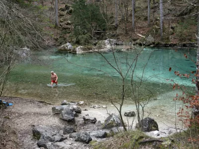 izvir Kamni&scaron;ke Bistrice, kopalec- 23.02.2023 &ndash; Planinski Dom v Kamni&scaron;ki Bistrici, obnova planinske koče v lastni&scaron;tvu agrarne skupnosti "Me&scaron;čanska korporacija Kamnik", ki stoji tik poleg izvira Kamni&scaron;ka Bistrica //FOTO: Tomaž Skale