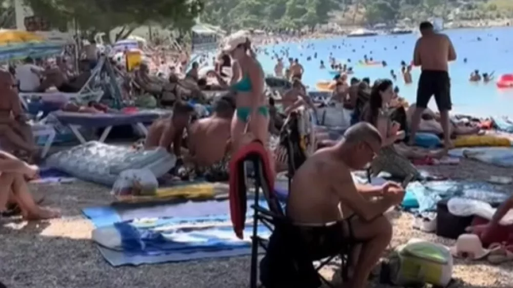 Makarska plaža gneča Foto: Zajem zaslona/TikTok