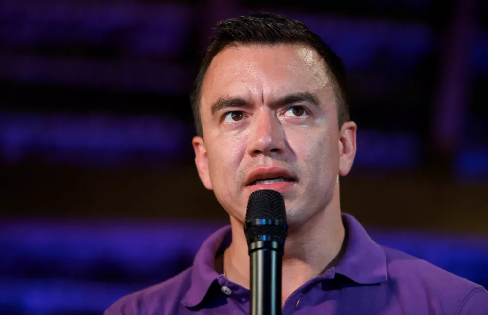 Ecuador's President and candidate for reelection Daniel Noboa addresses the media as the electoral council says he has won the presidential election, in Santa Elena, Ecuador April 13, 2025. REUTERS/David Diaz Arcos