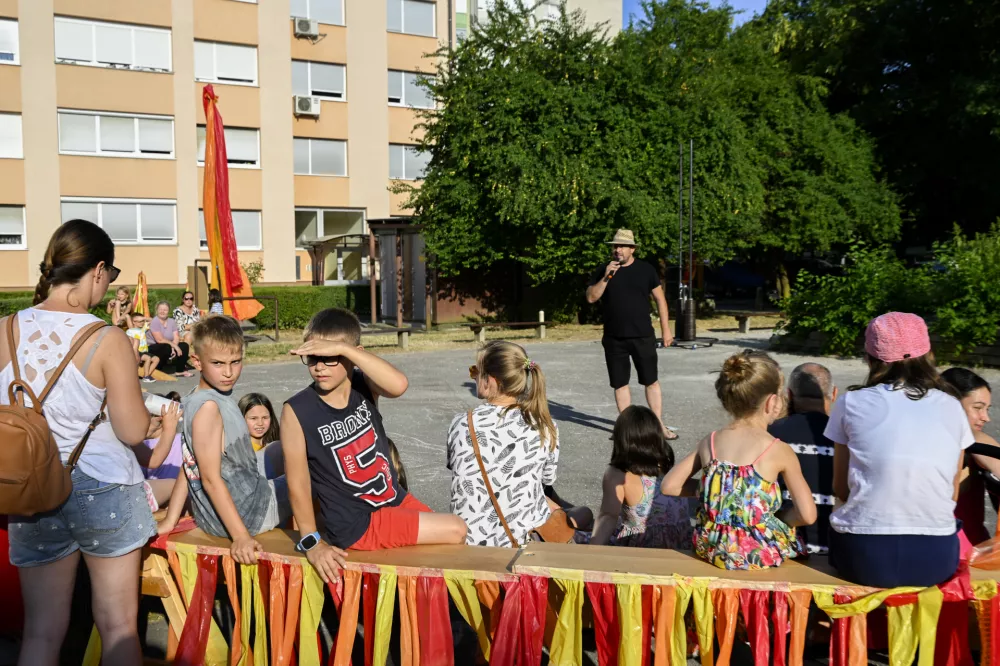 otrociigraigranjeotro&scaron;tvo25.06.2025 - 28. mednarodni festival Ana Desetnica - &Scaron;tepanjsko naseljeFOTO: Nik Erik Neubauer