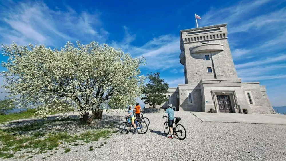 Kolesarska pot poteka od Pu&scaron;je vasi do Opatije in je nastala v okviru čezmejnega projekta Inter Bike III. F Matevž Hribar, Goodplace