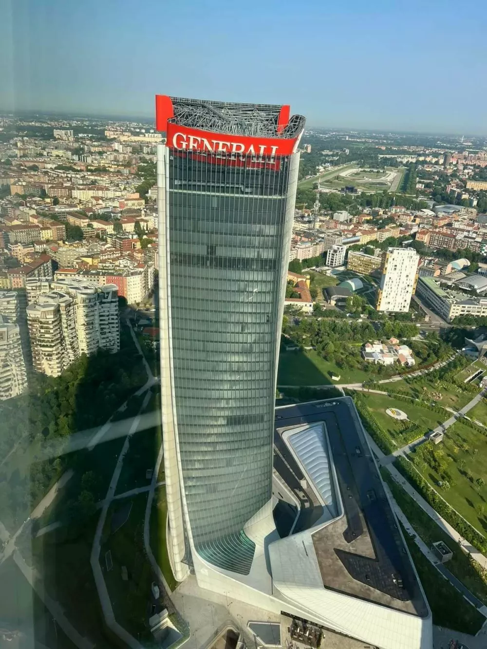 Milano, torre hadid, generali, zajem zaslona, 30. 6. 2025