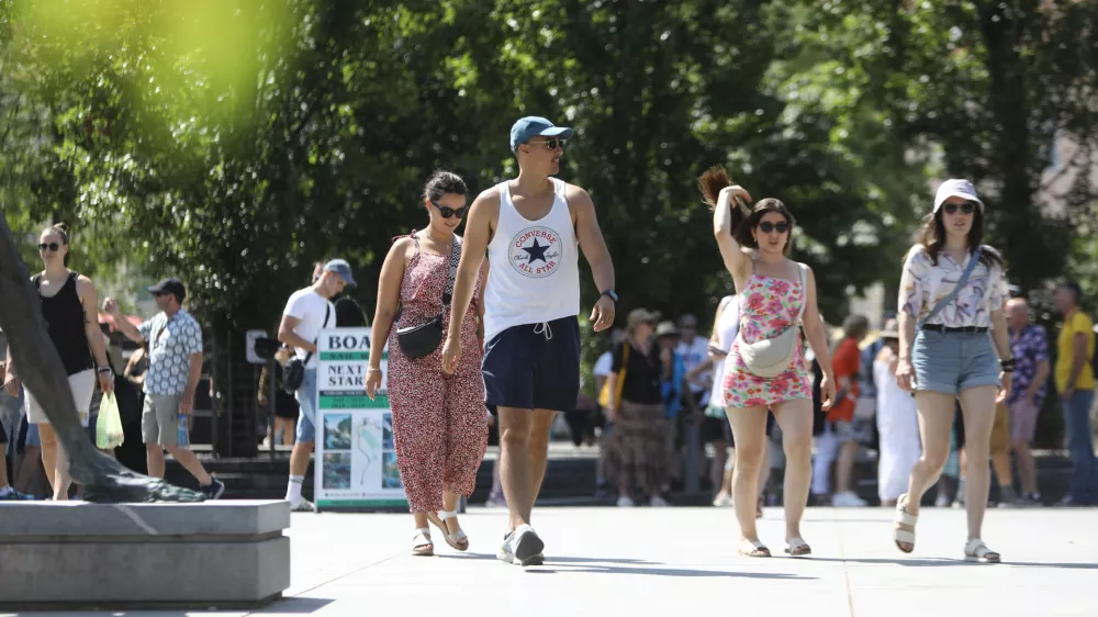 30.6.2025 - Poletje 2025 - vročina - vročinski val - turisti - Foto: Luka Cjuha