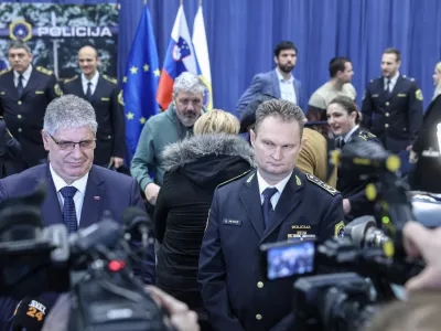 Bo&scaron;tjan Poklukar, Damjan Petrič- 12.02.2025 - Policija je nagradila 66 izjemnih posameznikov, ki so v najrazličnej&scaron;ih okoli&scaron;činah pomagali re&scaron;evati življenja ljudi - podelitev, policija, hrabrost, požrtvovalnost, priznanja//FOTO: Jaka Gasar