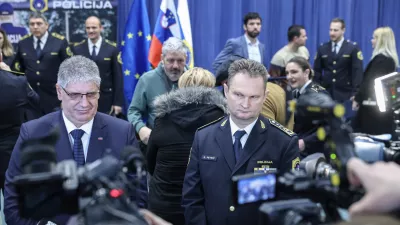 Bo&scaron;tjan Poklukar, Damjan Petrič- 12.02.2025 - Policija je nagradila 66 izjemnih posameznikov, ki so v najrazličnej&scaron;ih okoli&scaron;činah pomagali re&scaron;evati življenja ljudi - podelitev, policija, hrabrost, požrtvovalnost, priznanja//FOTO: Jaka Gasar