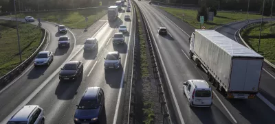 - 14.04.2022 – Ljubljanska južna obvoznica - zgoščen promet zaradi velikonočnih praznikov /FOTO: Jaka Gasar