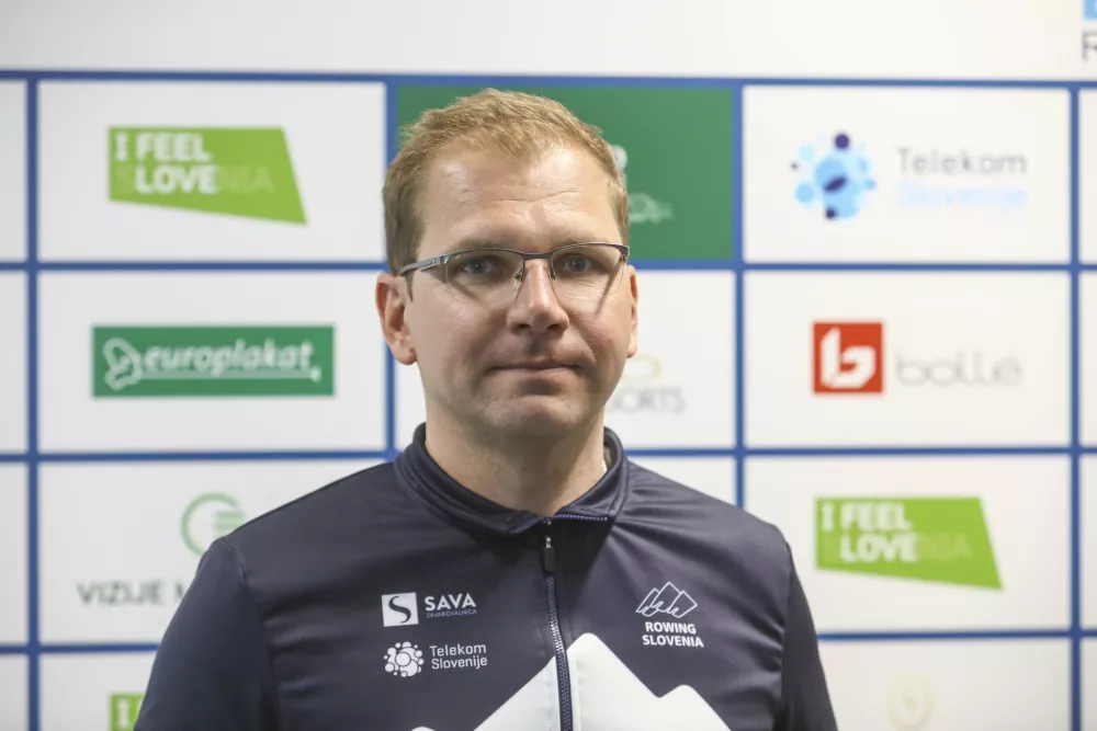 Jan Ilar, selektror vesla&scaron;ke reprezentance- 20.04.2023 - Vesla&scaron;ka zveza Slovenije (VZS) &ndash; vesla&scaron;ka reprezenztanca pred evropskim prvenstvom na Bledu. - veslači - //FOTO: Luka Cjuha