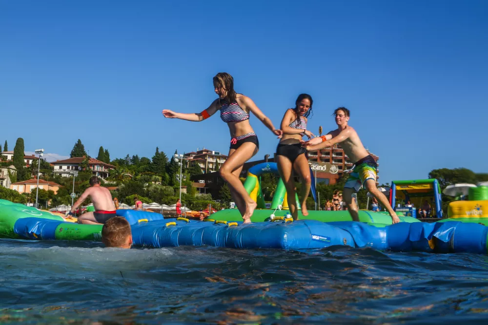Kje bomo Slovenci letos dopustovali in kak&scaron;ne so cene?