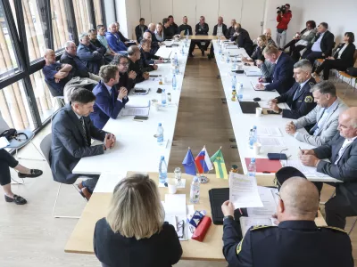 Delovna skupina dela, a rezultatov ni