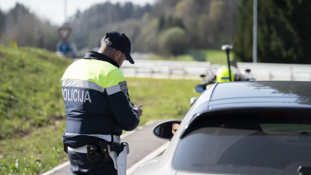 prometni nadzorpolicija - simbolična fotografijaprometna policijavarnost v prometupolicija na motorjihmotoristična policijaprehitri voznikiavtocestna policijaalkotestalkohol v prometu08.04.2025 Policijski nadzor, počivali&scaron;če PovodjeFOTO: Nik Erik Neubauer