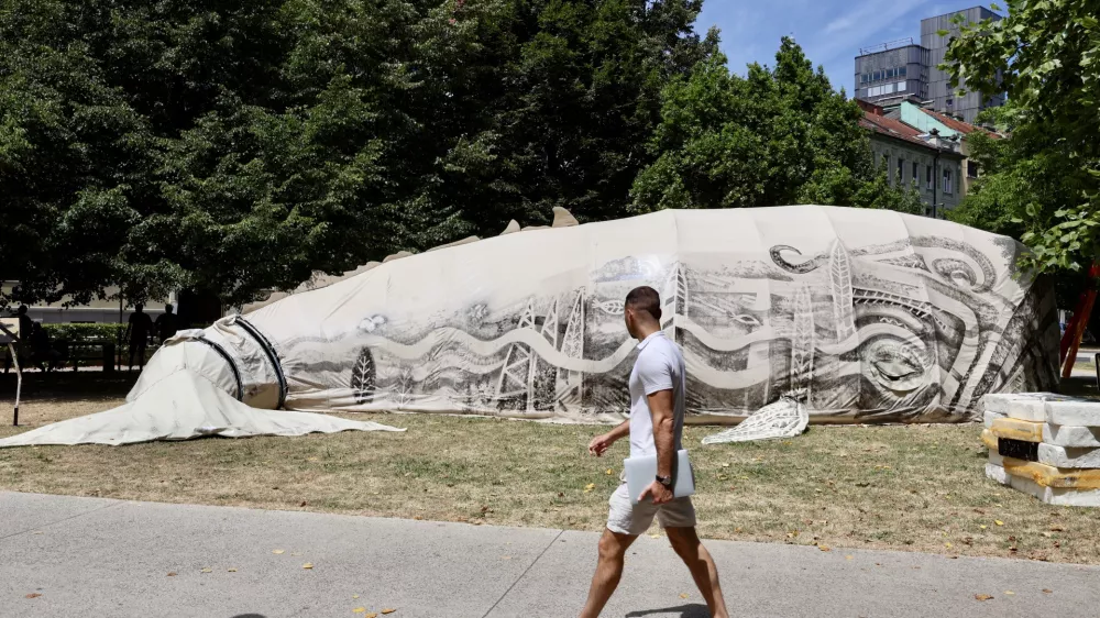 Ana Desetnica, kit Miklo&scaron;ičev park