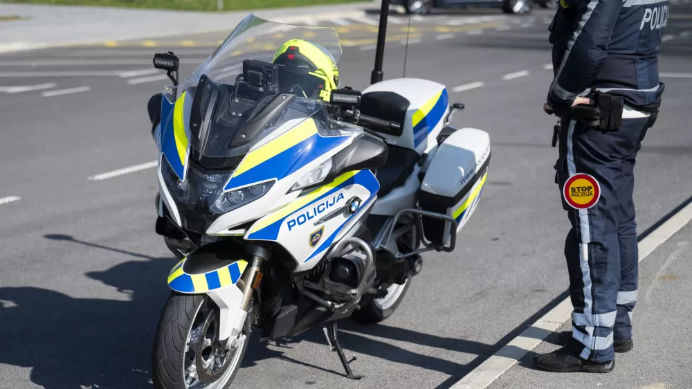 prometni nadzorpolicija - simbolična fotografijaprometna policijavarnost v prometupolicija na motorjihmotoristična policijaprehitri voznikiavtocestna policija08.04.2025 Policijski nadzor, počivali&scaron;če PovodjeFOTO: Nik Erik Neubauer