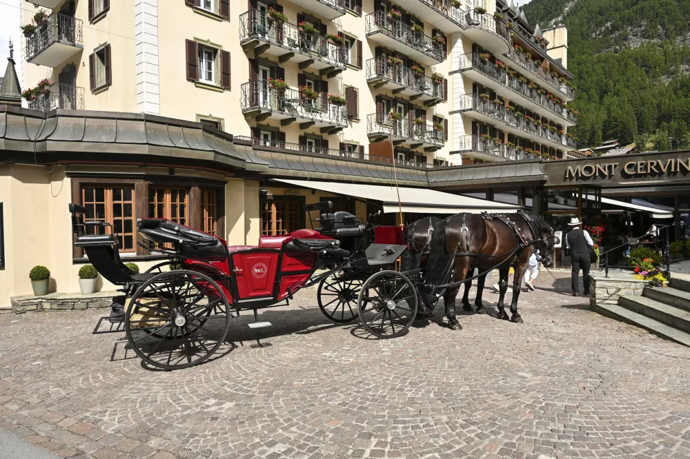 Konjska vprega v Zermattu / Foto: Franci Horvat
