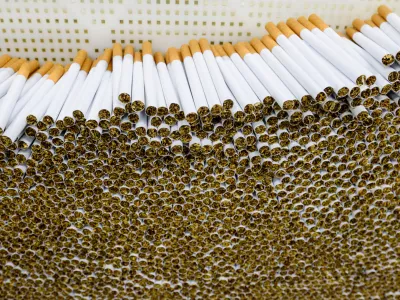 Na videz je med nezakonitimi cigaretami in legalnimi težko opaziti razliko. Slika je simbolična. / Foto: Istock