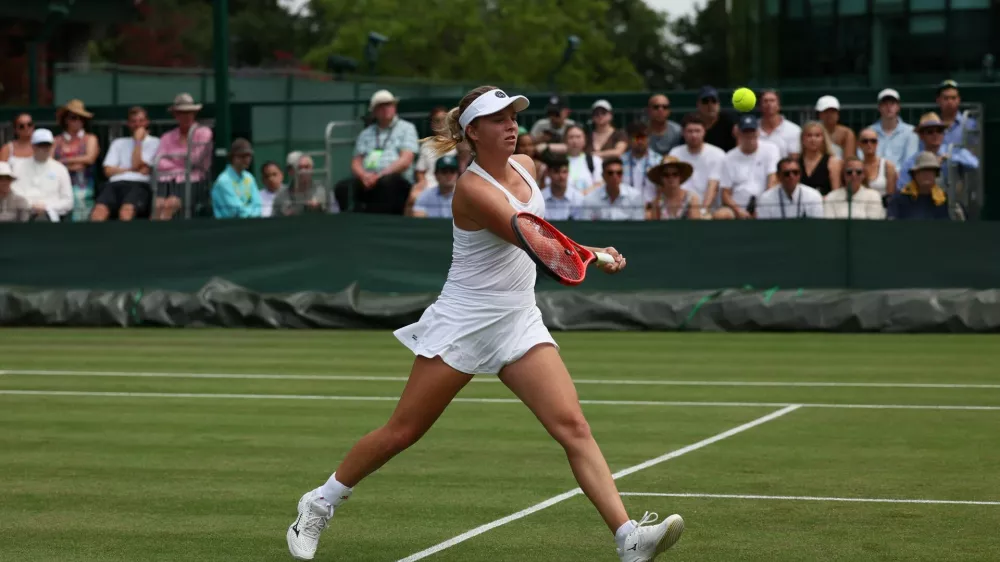 Tennis - Wimbledon - All England Lawn Tennis and Croquet Club, London, Britain - July 1, 2025 Slovenia's Veronika Erjavec in action during her first round match against Ukraine's Marta Kostyuk REUTERS/Isabel Infantes