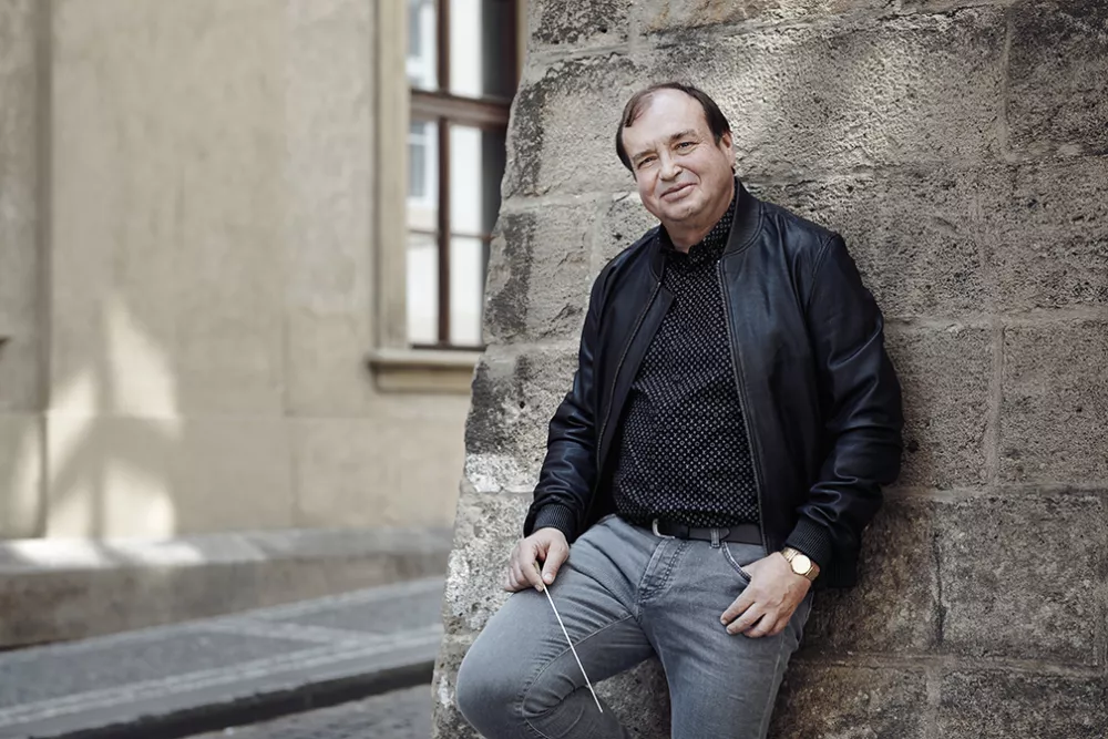 Vrhunski interpreti z razgibanim programom