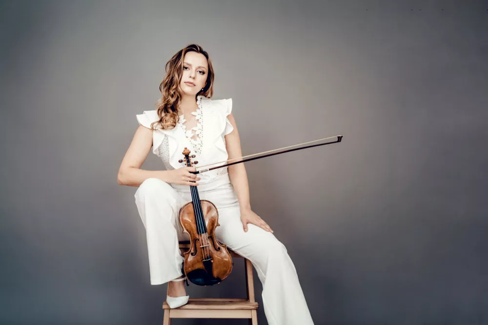 Vrhunski interpreti z razgibanim programom