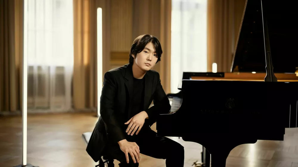 Vrhunski interpreti z razgibanim programom