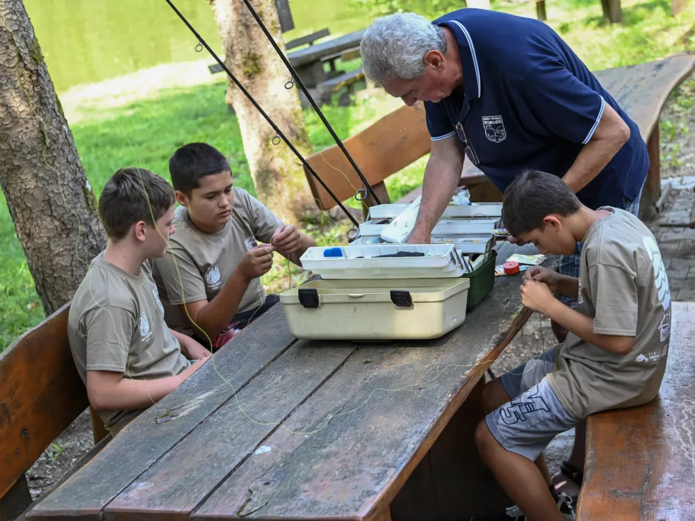 Ribolov mlade uči potrpežljivosti