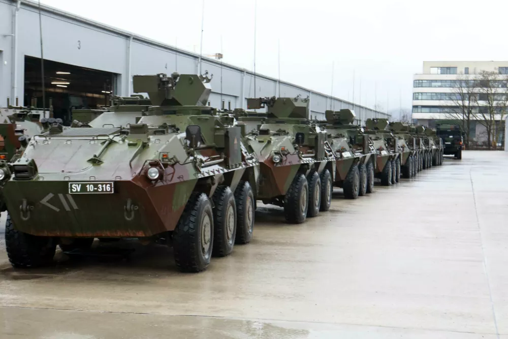 14.03.2025 - slovrnska vojska, oklepniki Valuk, kasarna Edvard PeperkoFoto: Tomaž Skale