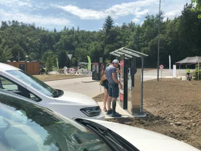 Odprli novo centralno blejsko parkiri&scaron;če