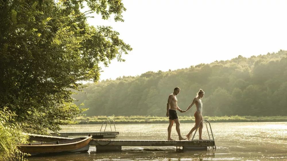 BZ Bozen, CLB Camping Lake Balgus, Camping Lake Blagus, lake blagus, outdoor, Boat, Canoe, Canoeing, Nature, Person, Rowboat, Vehicle, Water, Water Sports, WaterfrontFalkensteiner Premium Camping Lake BlagusGUSTAFFO