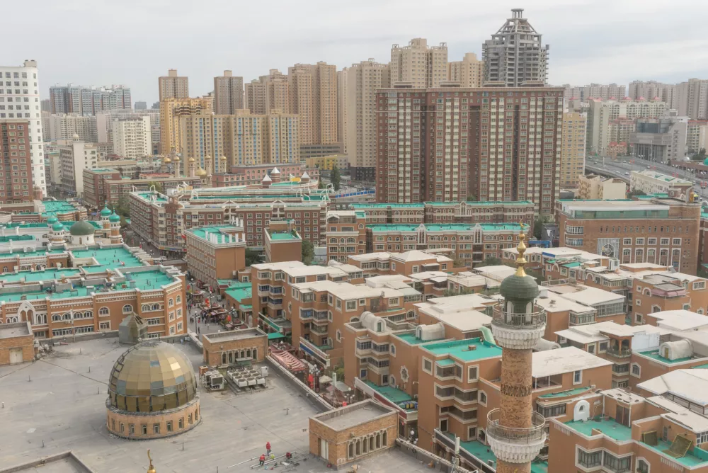 Urumqi, China - capital of the Xinjiang Uygur Autonomous Region, Urumqi displays several wonderful landmarks. Here in particular the city's skyline / Foto: Travel Photography