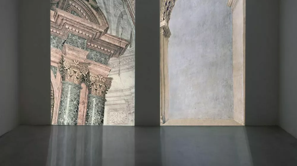 O prahu, času, odhajanjih in vrnitvah