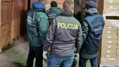 Slovenski policiji in Fursu so v eni najobsežnej&scaron;ih akcij pri nas priskočili na pomoč tudi francoski policisti in Europol.