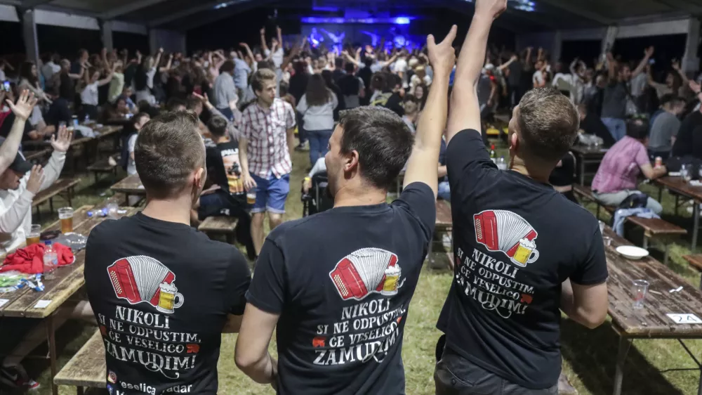 Matena- 17.06.2022 - Gasilske veselice in vrtne zabave- ples, glasba, pitje, pijača, hrana, zabava, veselica, zabava, alkohol //FOTO: Jaka GasarOPOMBA: ZA OBJEKTIV - REPORTAŽA / Foto: Jaka Gasar