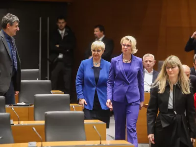 predsednica DZ Ur&scaron;ka Klakočar Zupančičpredsednica republike Nata&scaron;a Pirc Musar je na lastno pobudo prvič nagovorila poslance - 13.12.2023 &ndash; Državni zbor RS - 15. redna seja DZ &ndash; //FOTO: Bojan Velikonja