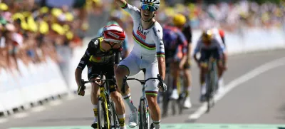 Cycling - Tour de France - Stage 7 - Saint-Malo to Mur-De-Bretagne Guerledan - Saint-Malo, France - July 11, 2025 UAE Team Emirates XRG's Tadej Pogacar celebrates winning stage 7 REUTERS/Sarah Meyssonnier