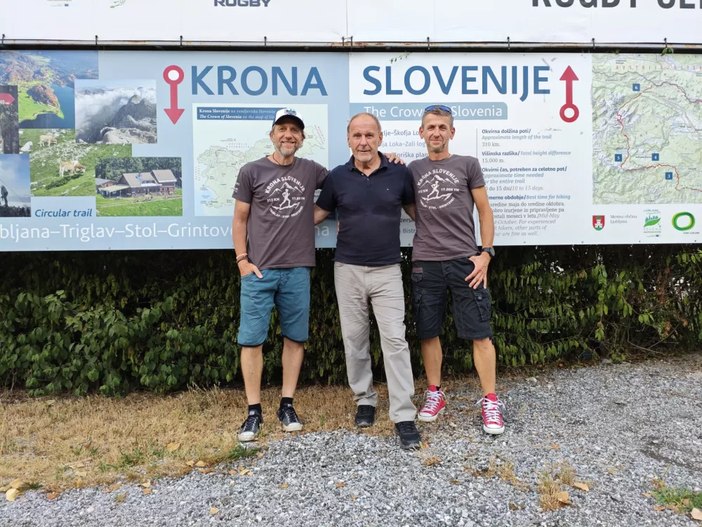 Matej Hribar in Aljo&scaron;a Smolnikar v družbi Vikija Gro&scaron;lja, katerega knjiga Krona Slovenije je bil tudi povod za težak izziv. F osebni arhiv