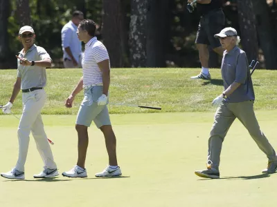 Barack Obama in Larry David leta 2015 med partijo golfa. / Foto: Profimedia&nbsp;
