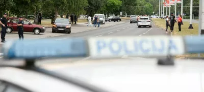 Moški je sredi belega dne v Zagrebu streljal na domnevnega ljubimca svoje žene. 