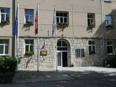 Zavod Jutro bo &scaron;e izvajal oskrbo