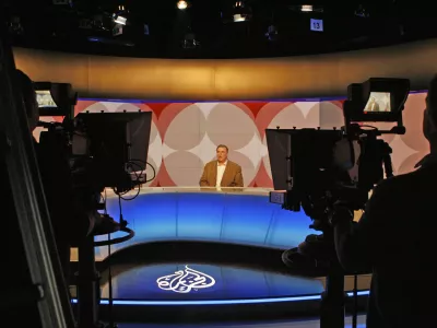 studio Al Jazeera Balkan (Al Džezira)- Bosna in Hercegovina 2011 - Sarajevo - arabska televizijska mreža Al Jazeera Balkans - prva informativna mednarodna televizijska mreža na Balkanu, ki ima svoj sedež v Dohi, glavnem mestu Katarja /FOTO: Tomaž SkaleOPOMBA: ZA OBJAVO V PRILOGI &ndash; DNEVNIKOV OBJEKTIV - INTERVJU 2011