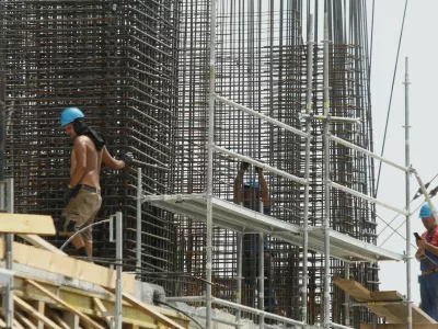 19.07.2024 - gradbi&scaron;če - Vilharjeva - Corwin - delo na vročini - vročina - FOTO: Luka Cjuha