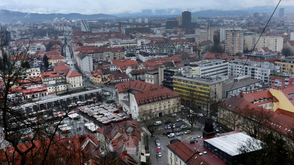- 03.03.2016 - panoramski posnetek z ljubljanskega gradu - panorama Ljubljana - ljubljanska tržnica - //FOTO: Tomaž Skale