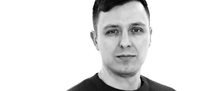 Anže Lebinger- Redakcija Dnevnik 2024 - portreti za komentarje in kolumne - kolumnisti - komentatorji – novinarji - //FOTO: Tomaž Skale