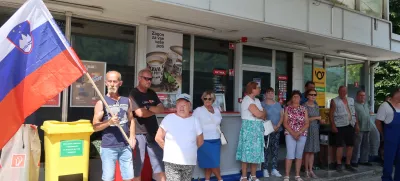 Črni Vrh nad Idrijo, bencinski servis Petrol, protest ob zaprtju