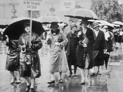 Demonstracije žensk za politične pravice leta 1929. Volilno pravico so jim dali &scaron;ele &scaron;ele 1971. / Foto: Profimedia