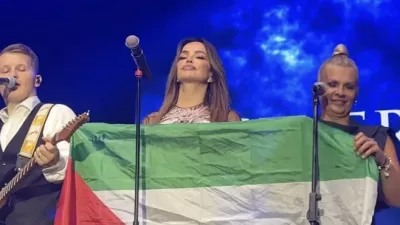 Severina s palestinsko zastavo v La&scaron;kem.