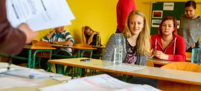 Gimnazija Ledina - razred, učilnica, pisanje izpita iz Angeškega jezika,   - 30.05.2015 - Matura -- Spomladanski izpitni rok mature - pisni izpit Angleščina - šolstvo - dijaki - izobraževanje  //FOTO: Bojan Velikonja